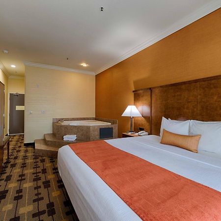 Best Western Plus Delta Inn & Suites Oakley Luaran gambar