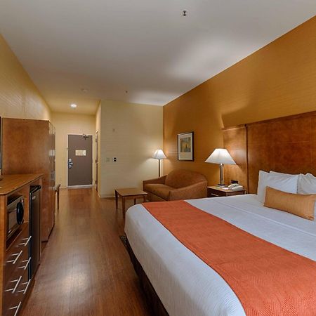 Best Western Plus Delta Inn & Suites Oakley Luaran gambar