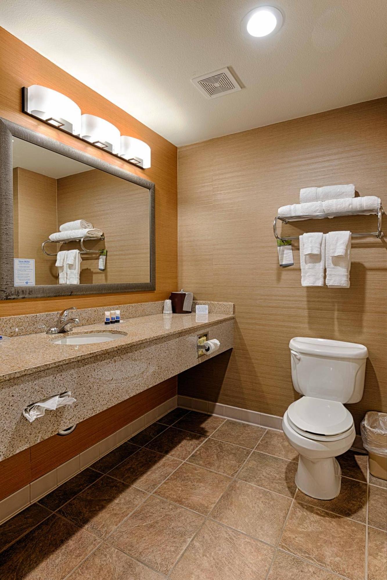Best Western Plus Delta Inn & Suites Oakley Luaran gambar