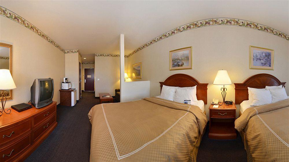Best Western Plus Delta Inn & Suites Oakley Luaran gambar