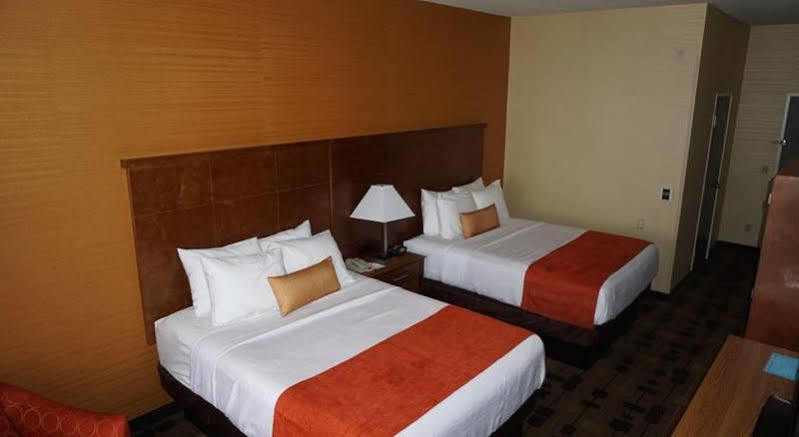 Best Western Plus Delta Inn & Suites Oakley Luaran gambar