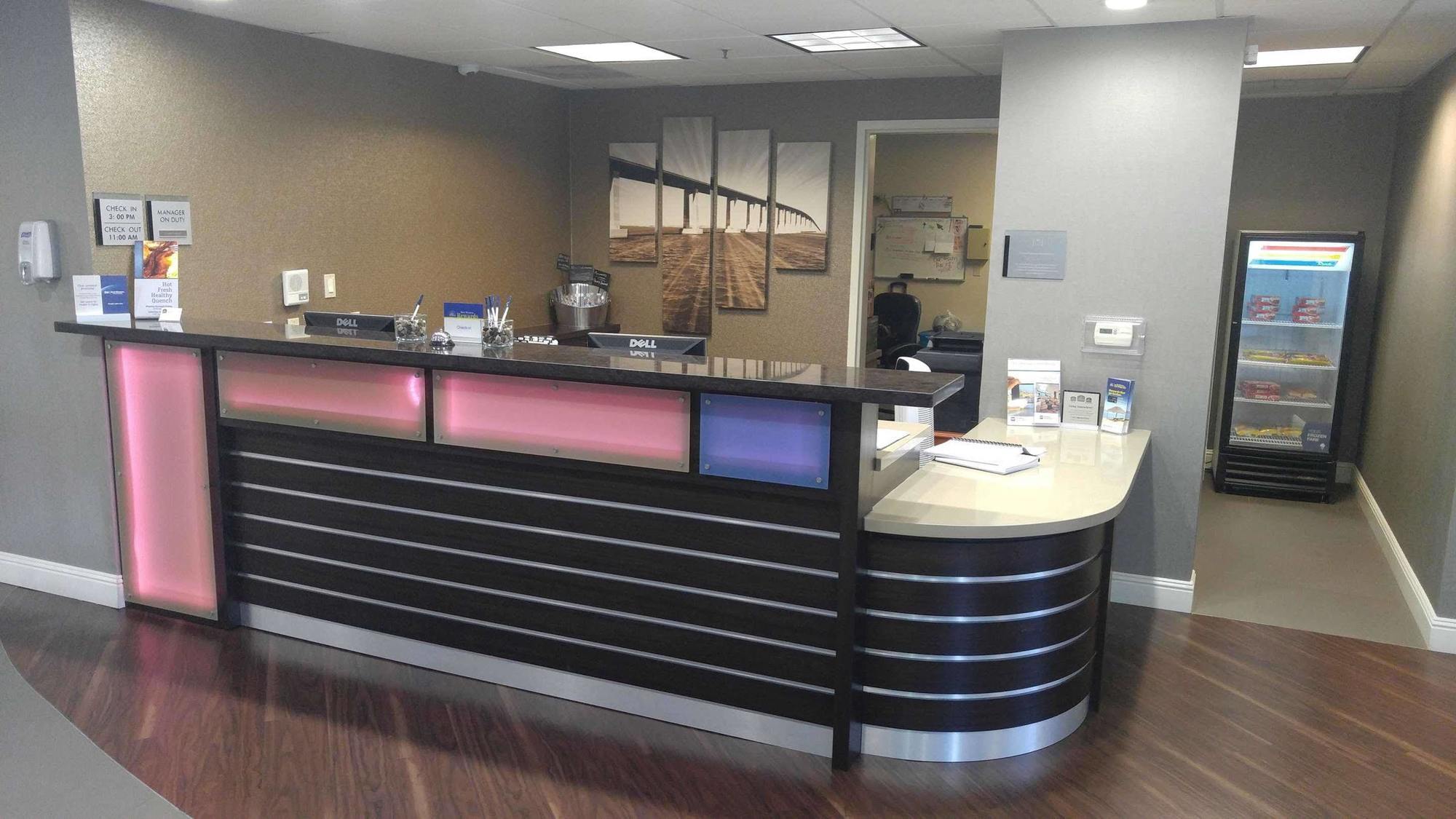 Best Western Plus Delta Inn & Suites Oakley Luaran gambar