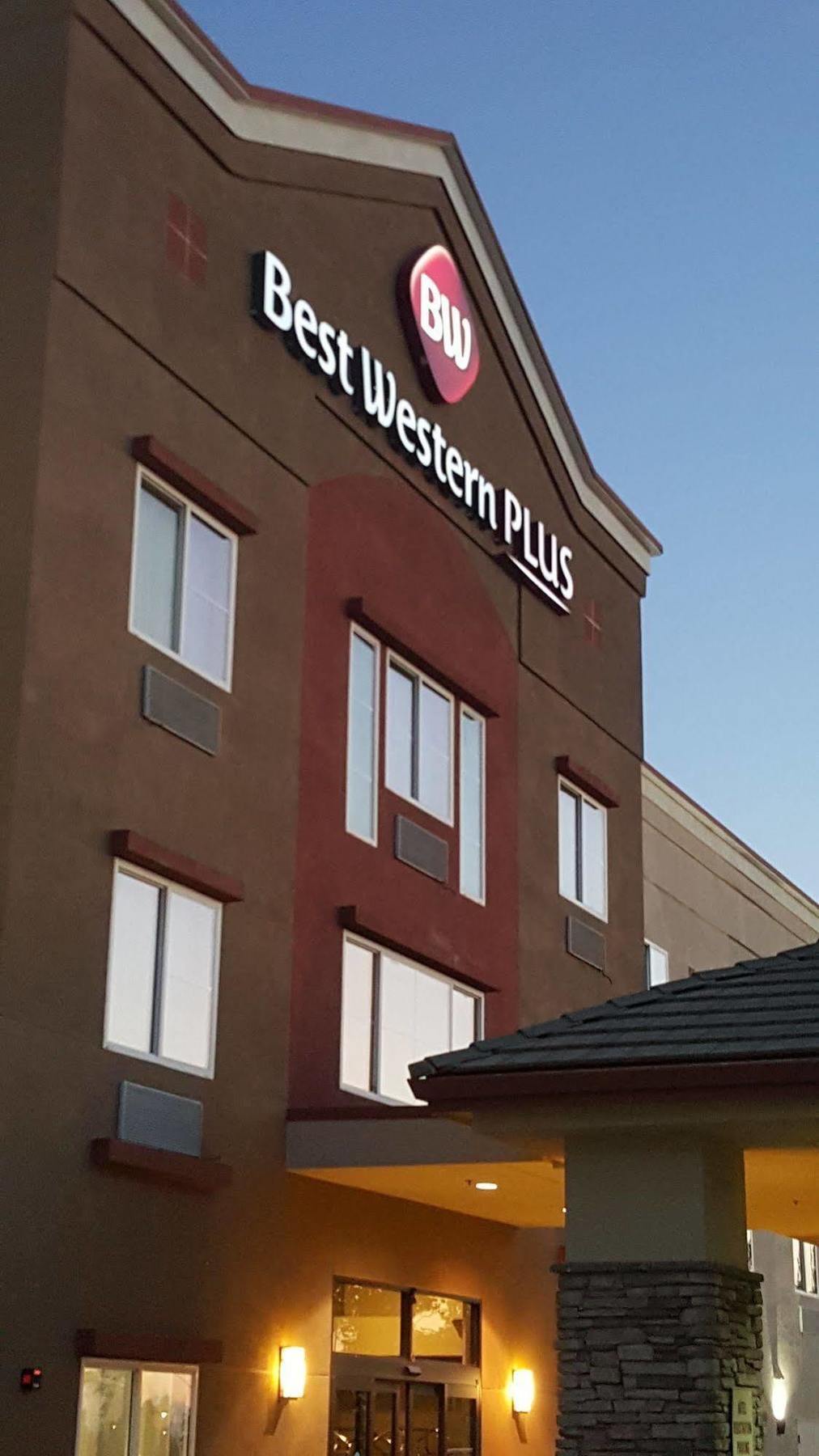Best Western Plus Delta Inn & Suites Oakley Luaran gambar