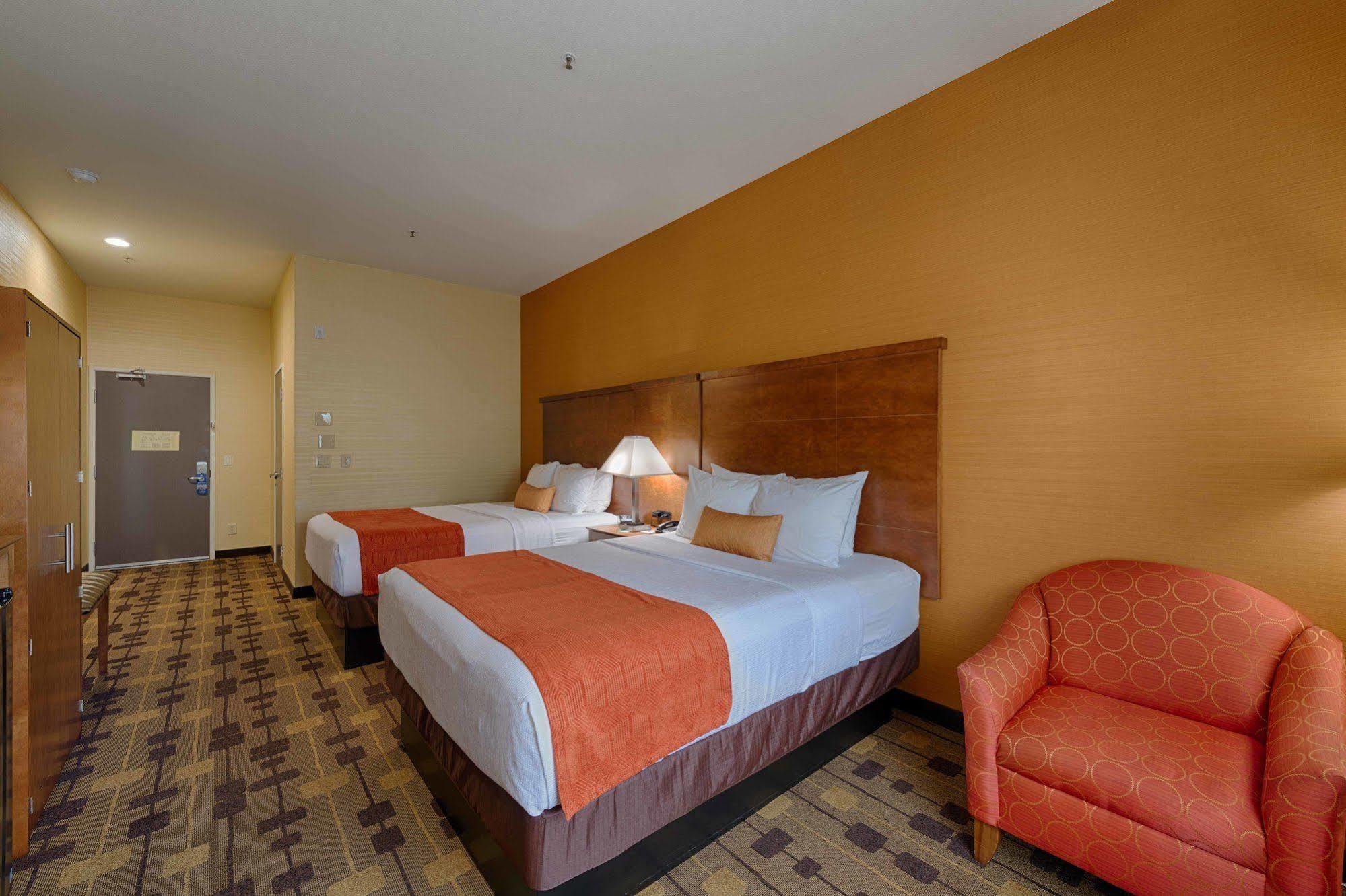 Best Western Plus Delta Inn & Suites Oakley Luaran gambar